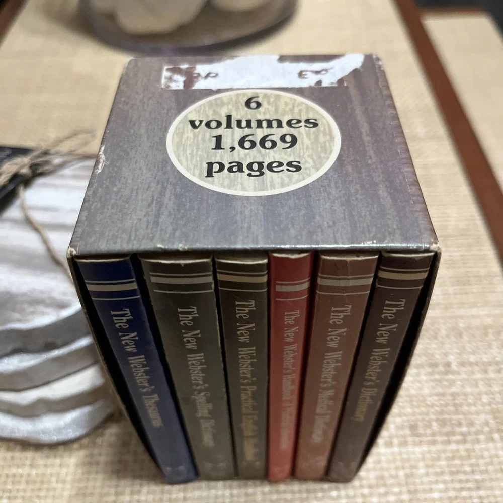 The New Lexicon-Webster's Desk Reference Library 6 Volumes‎